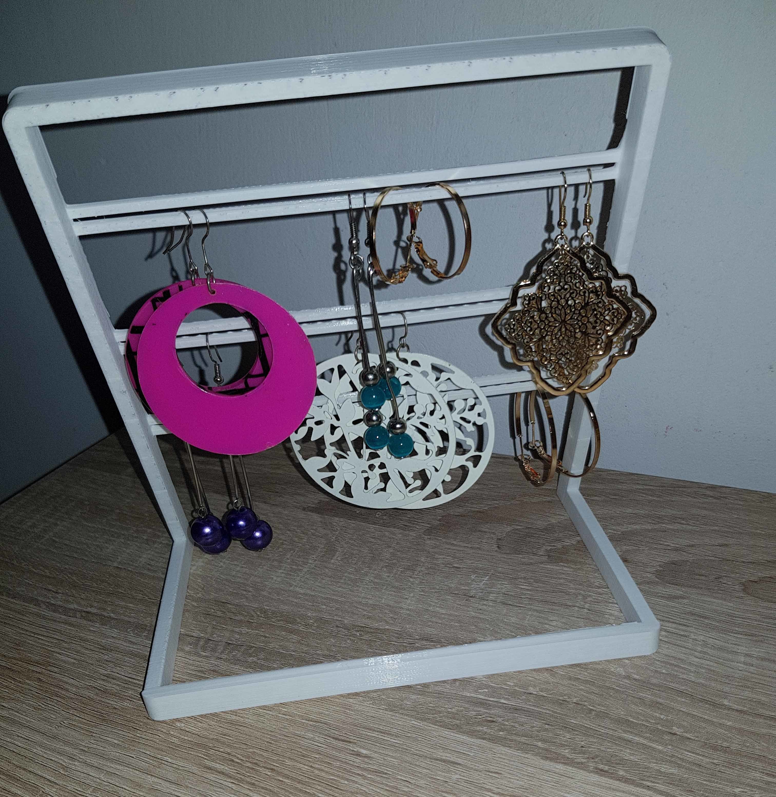 Free STL file Suspended Elegance: Discover the 3D Printed Earring ...